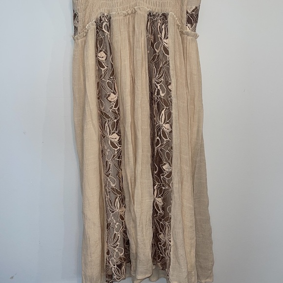 Altar’d State Women’s Tan Gauze with Tan/Brown Appliqué Floral Print Size Medium - Picture 6 of 10